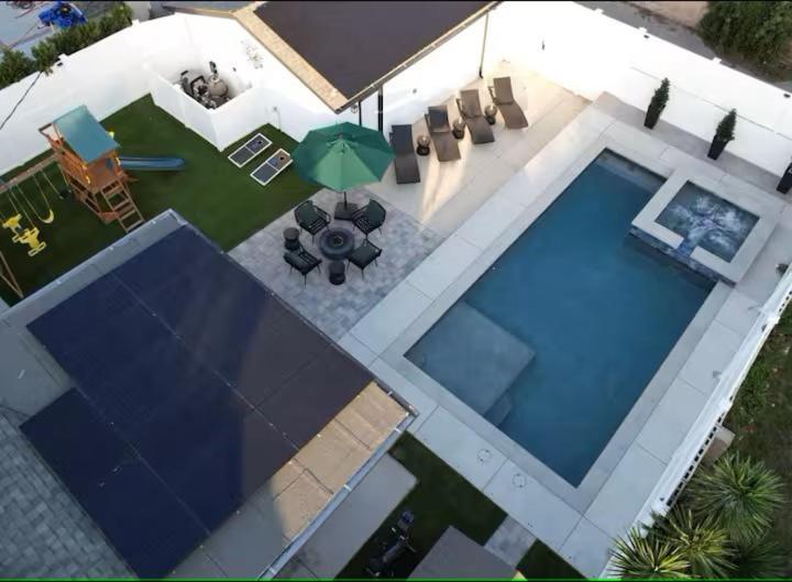 Angeles, Ca Near Malibu - Pool